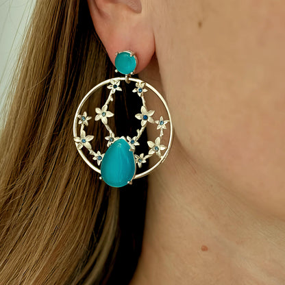 Silver Stud Earrings with Blue Agate and Sparkling Blue Crystals – Elegant Floral Design